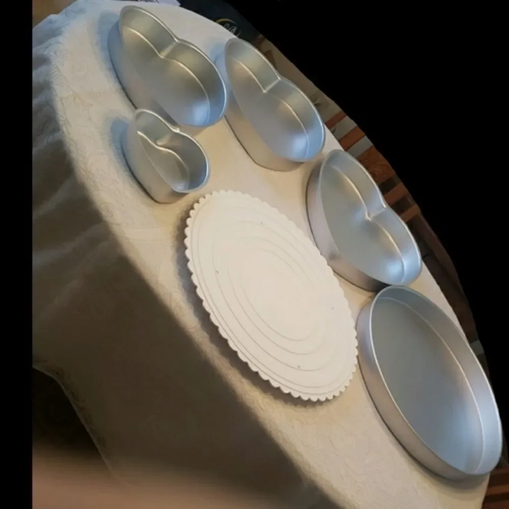 Set of 4 Wilton Heart Shaped Cake Pans With 18